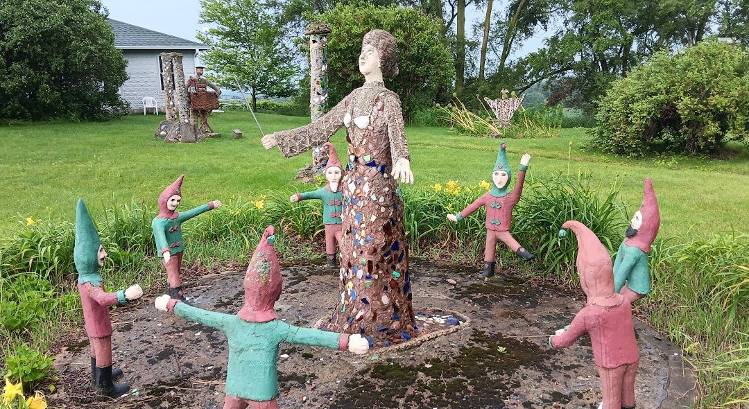 Nick Engelbert's Grandview-Hollandale必去景点