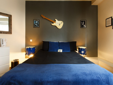 The Saddle Inn主图