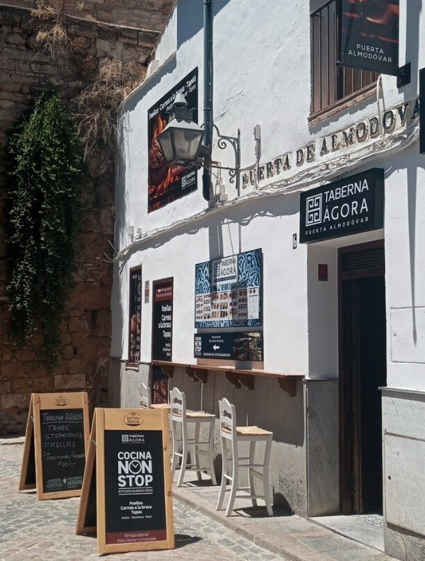 Taberna Ágora Puerta De Almodóvar