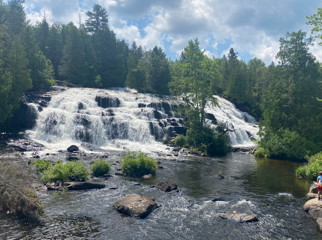 Bond Falls-昂托纳贡必去景点
