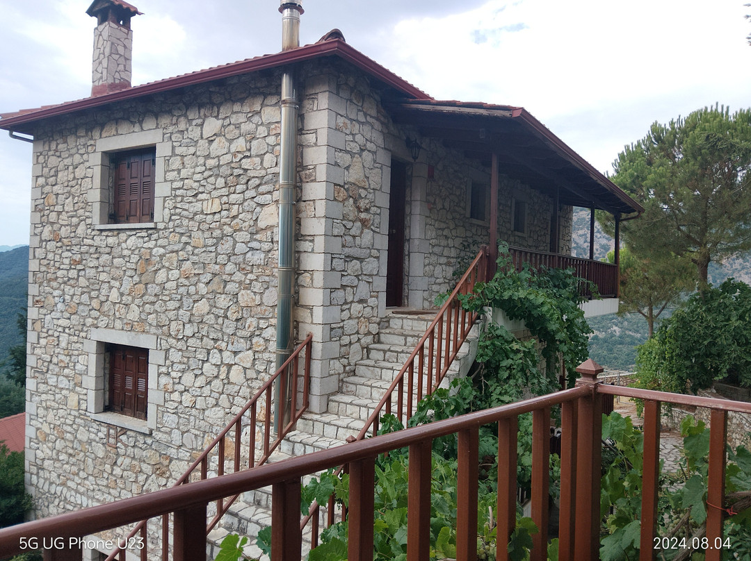 Koustenis Village主图