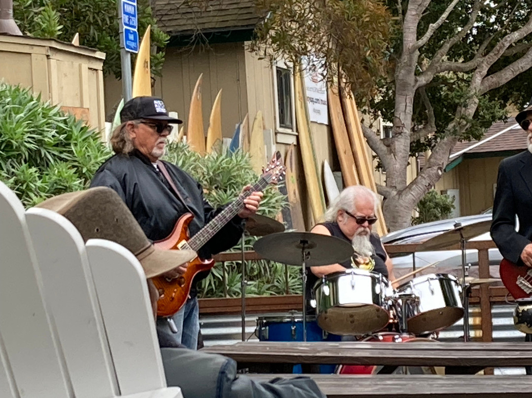 Lucy's On Lighthouse