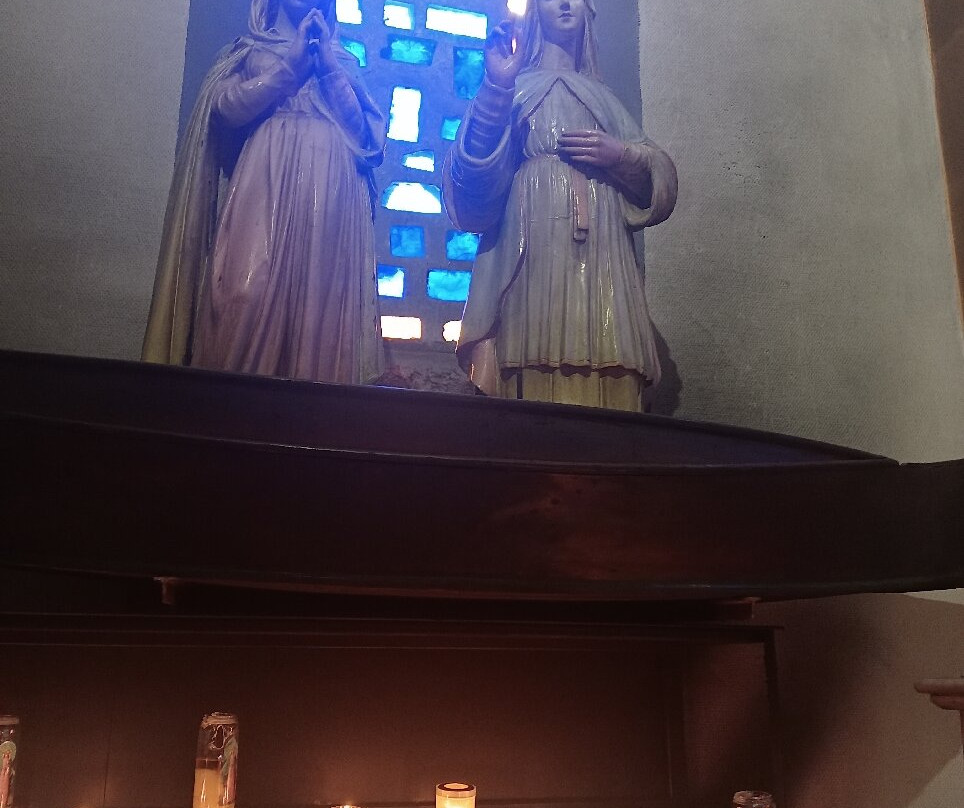 Eglise Saint-Pierre-帕拉瓦莱弗洛必去景点
