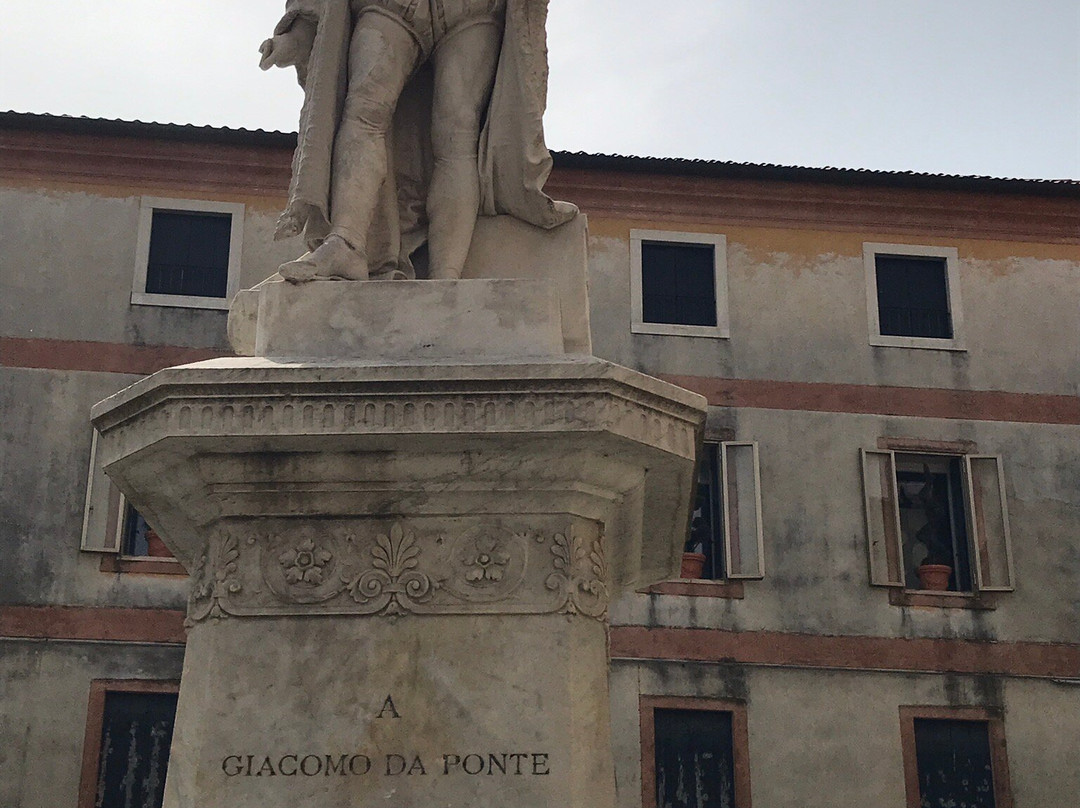 Statua a Jacopo dal Ponte-巴萨诺－德尔格拉帕必去景点