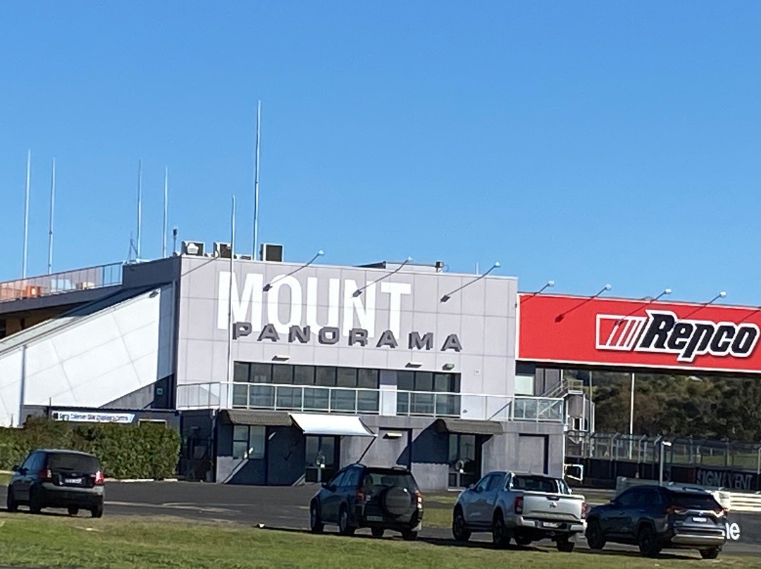 Mount Panorama Motor Racing Circuit景点图片