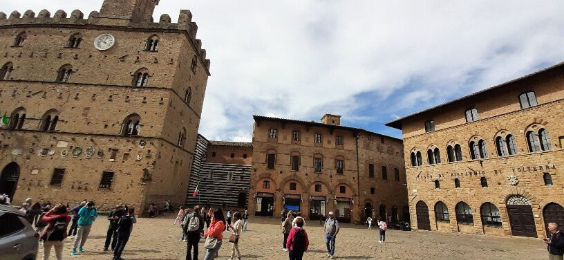 Piazza dei Priori-沃尔泰拉必去景点