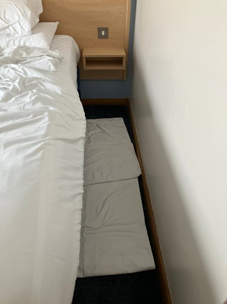 旅客之家酒店 - 奇彭纳姆利德拉梅尔M4东行方向-客卧