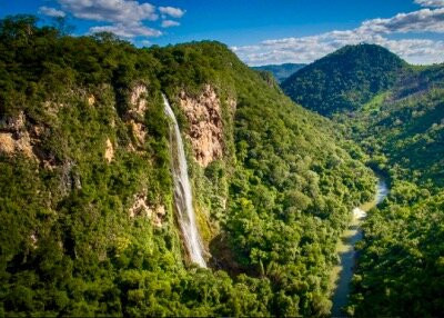 南马托格罗索州旅游景点-Cachoeira Boca da Onça