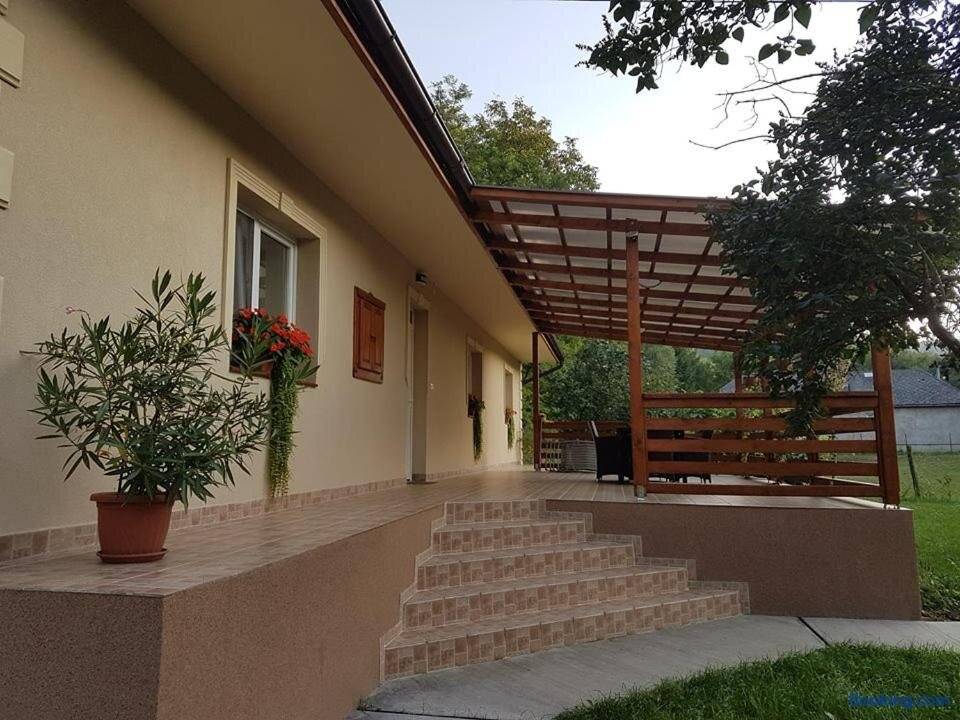 Hegyalja Vendeghaz