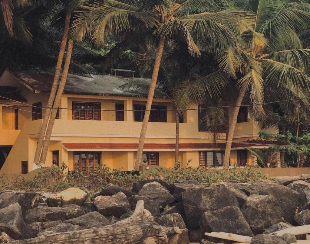 Kizhunna Rock Beach House