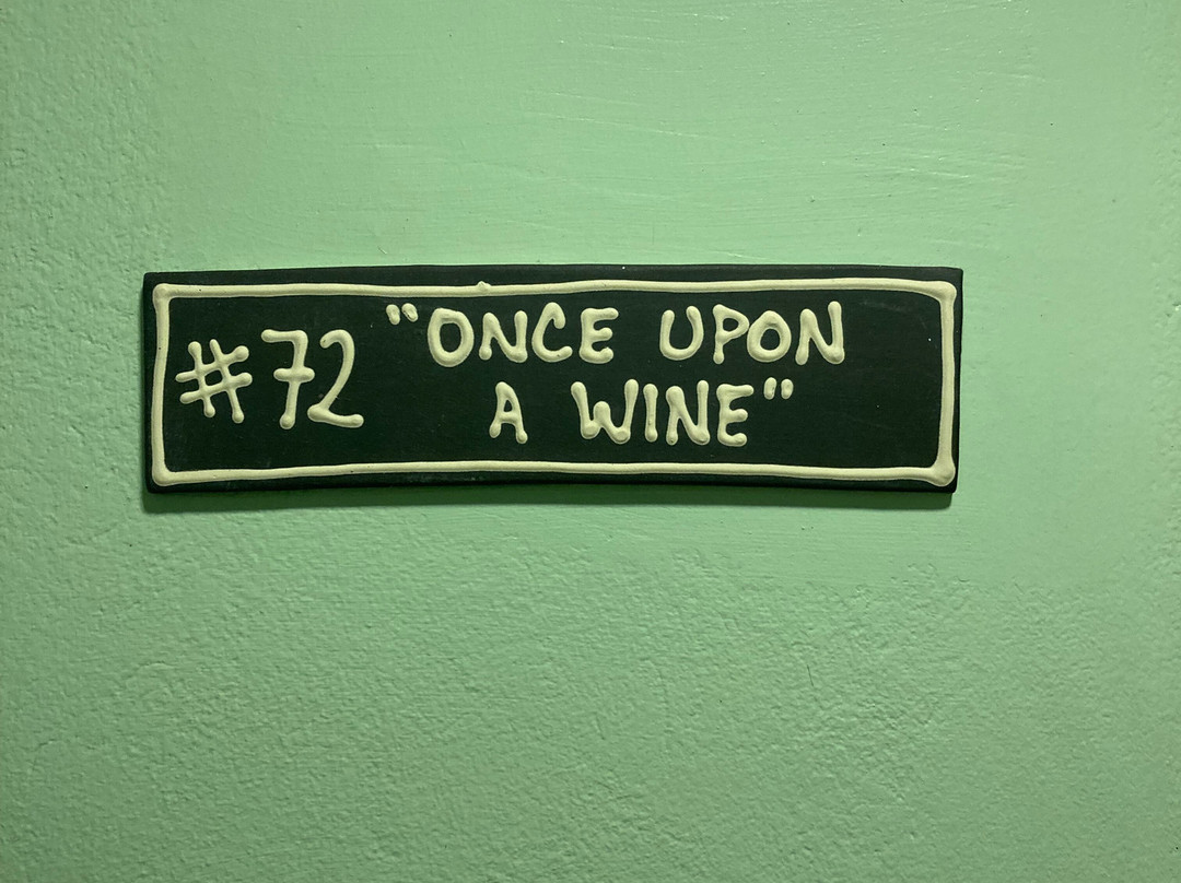 Coconut Court Beach Hotel主图