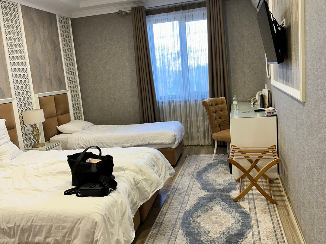The Royal Hotel主图