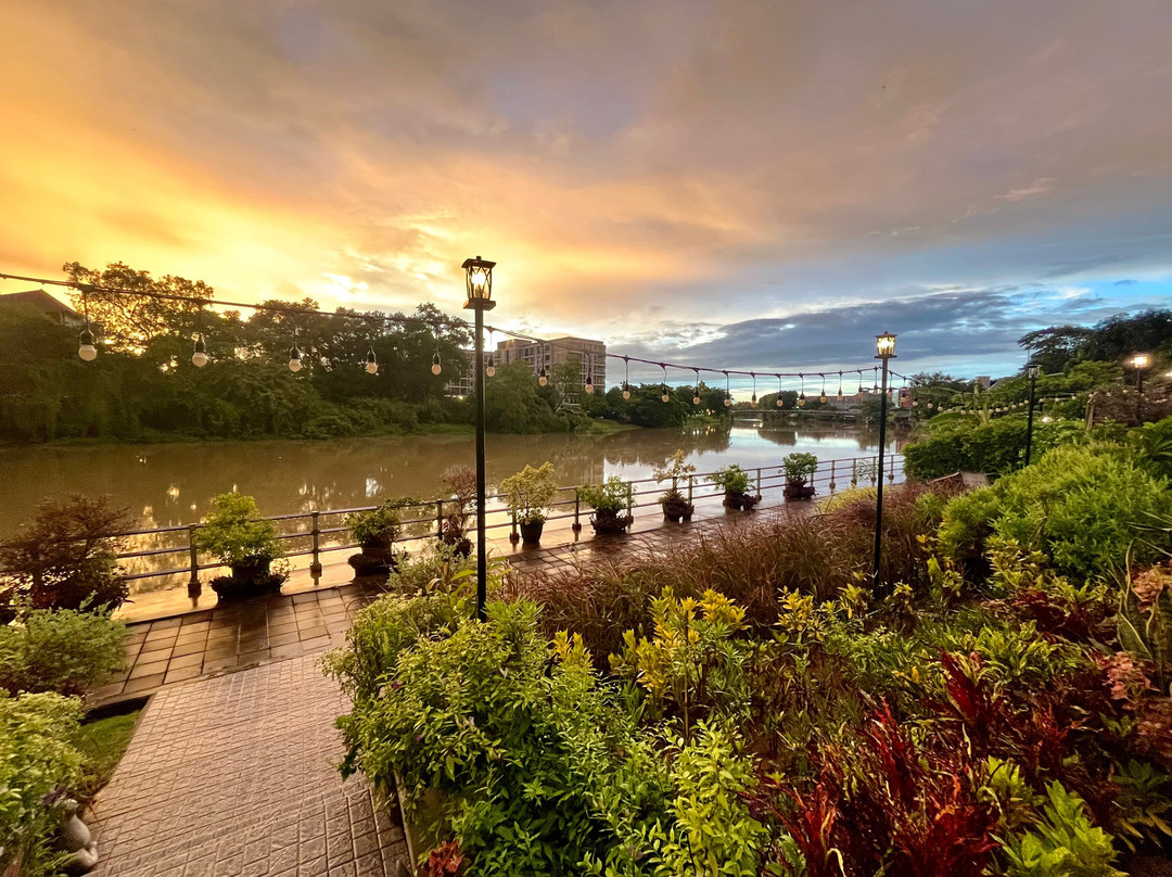 Usabai Riverside Boutique Hotel主图