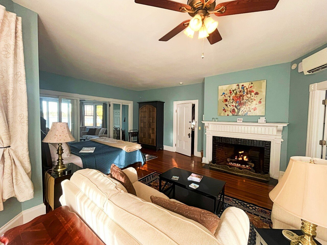 Saltair Inn Waterfront B&B主图