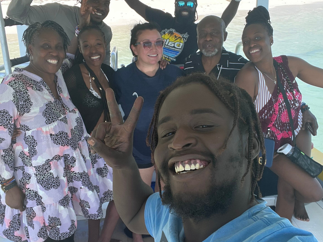 Captain Jace Allen Glass Bottom Boat Tours Negril-内格里尔必去景点