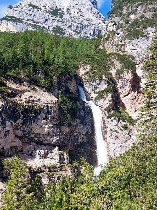 Cascate di Fanes-科尔蒂纳丹佩佐必去景点