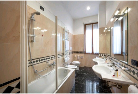 兰卡斯特酒店主图