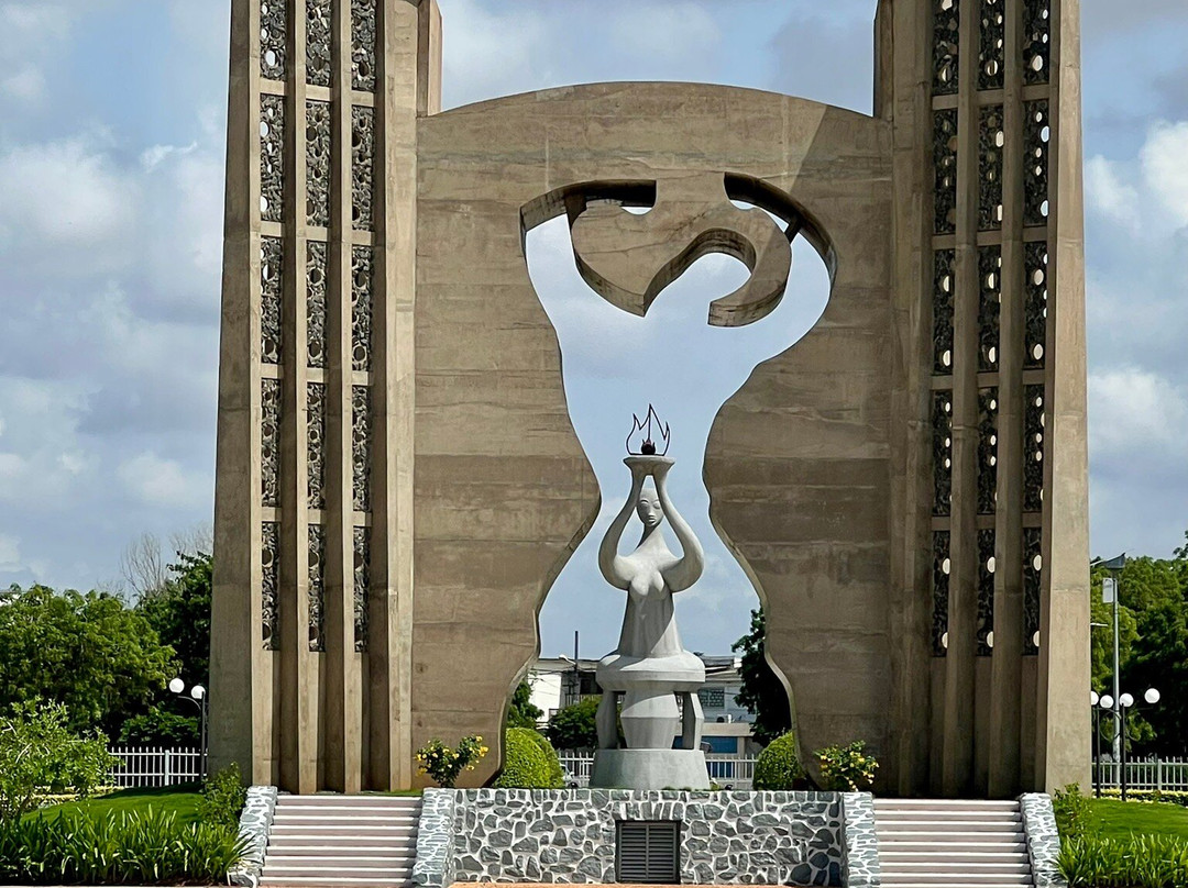 Monument de l'Independance-洛美必去景点