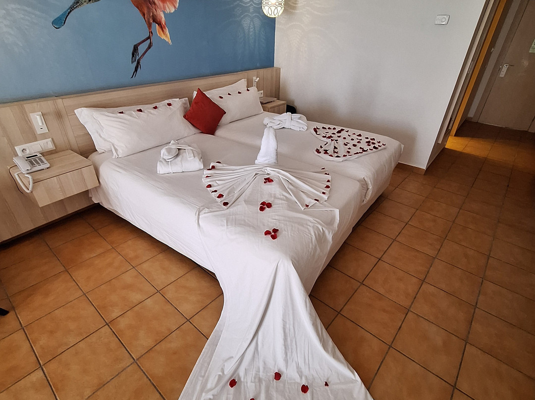 伊波罗之星度假酒店主图