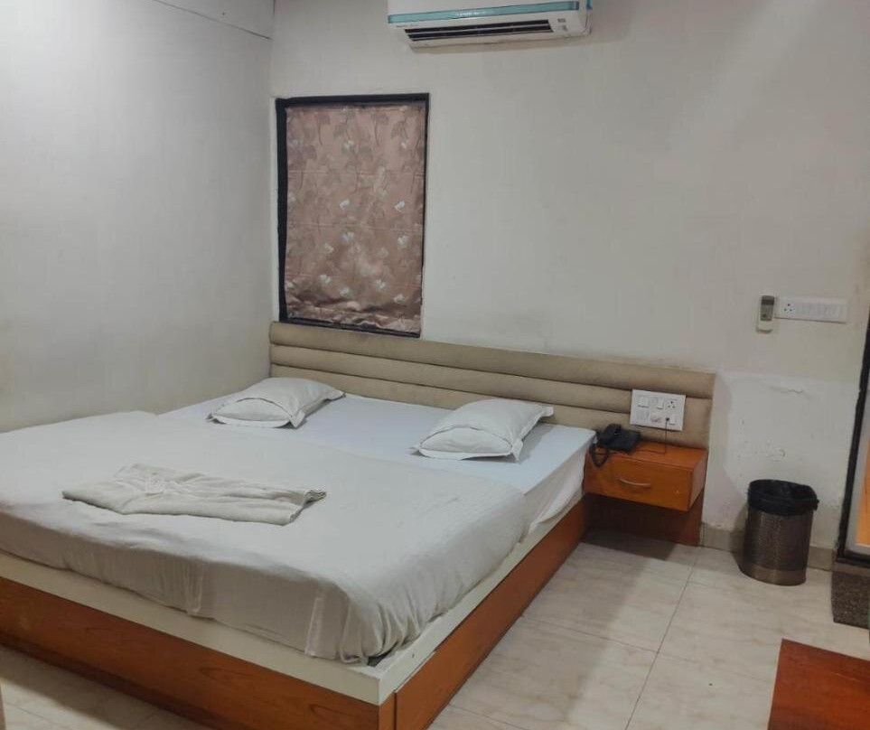 Hotel Paras