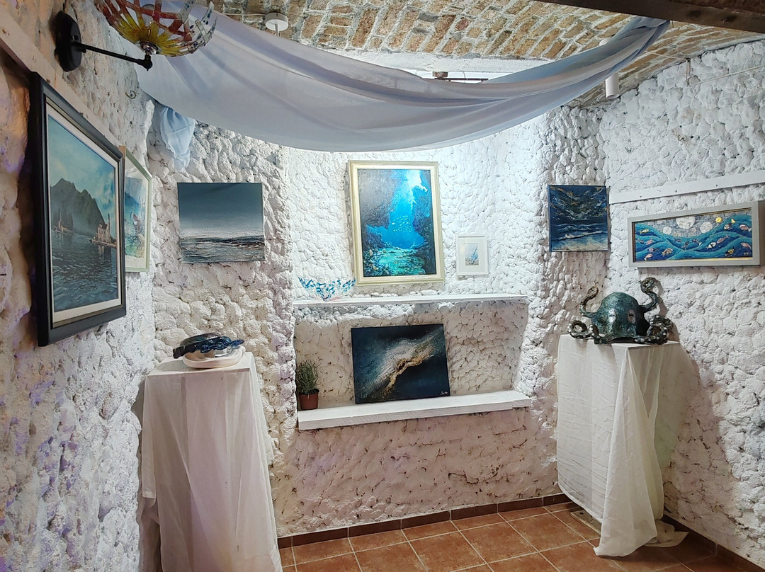 Green Door - Gallery & Art Gift Shop-Dorcol必去景点
