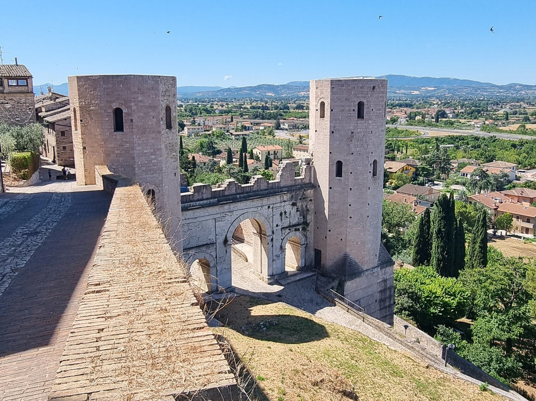 Torri di Properzio e Porta Venere-Spello必去景点