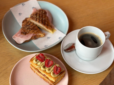 Louise Andrade Confeitaria