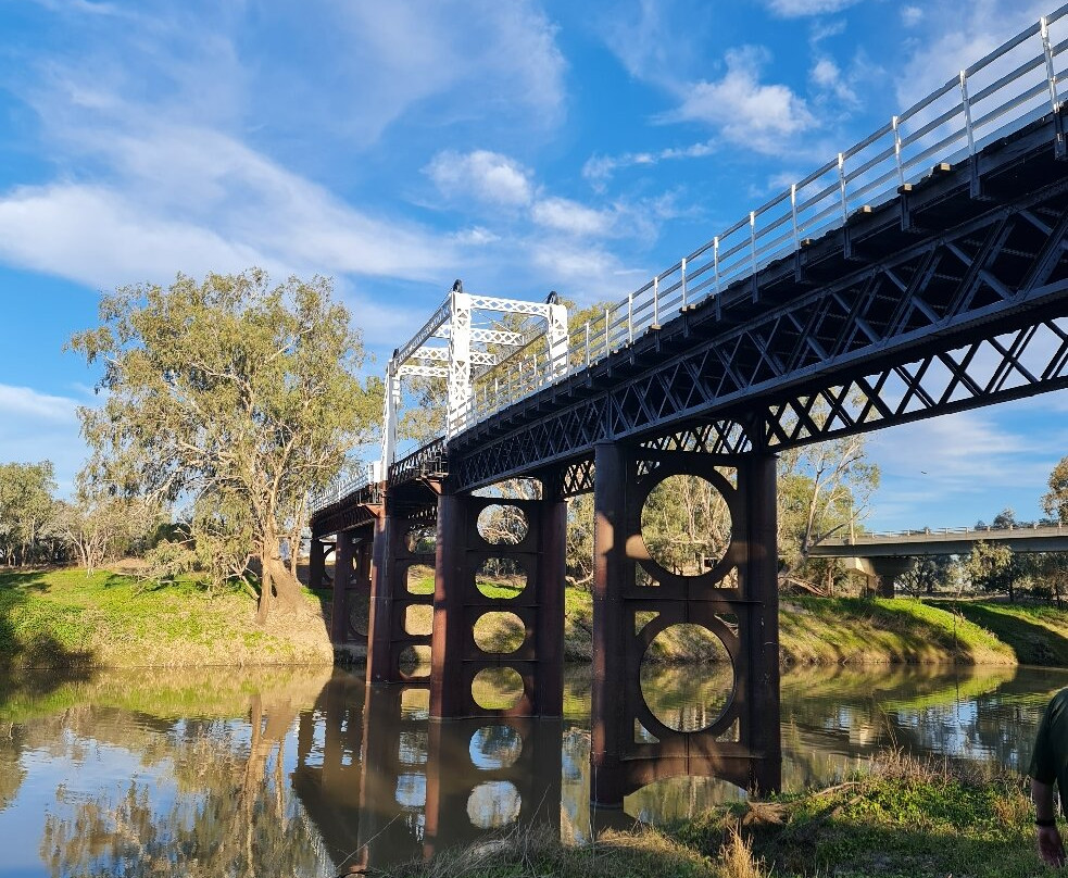 Bourke Bridge Inn主图