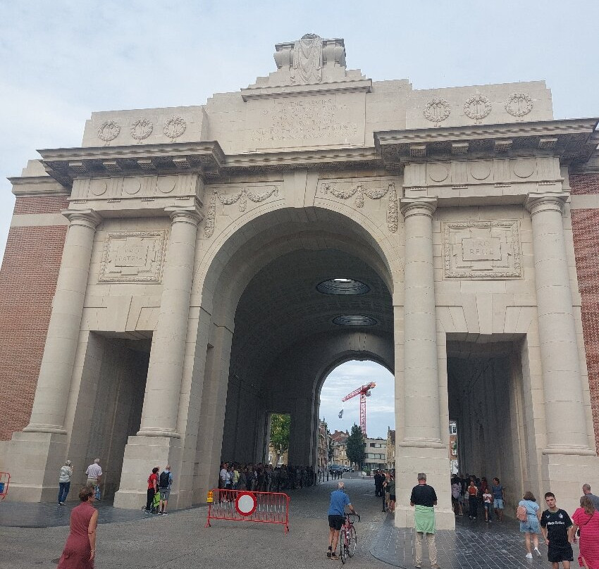 Last Post ceremony-伊普尔必去景点