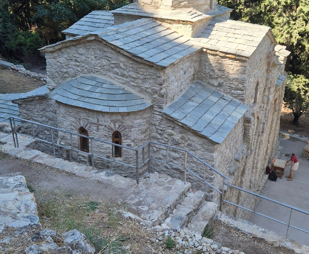 The Metamorphosis Church & ruins of the Venetian Castle-Karlovasi必去景点