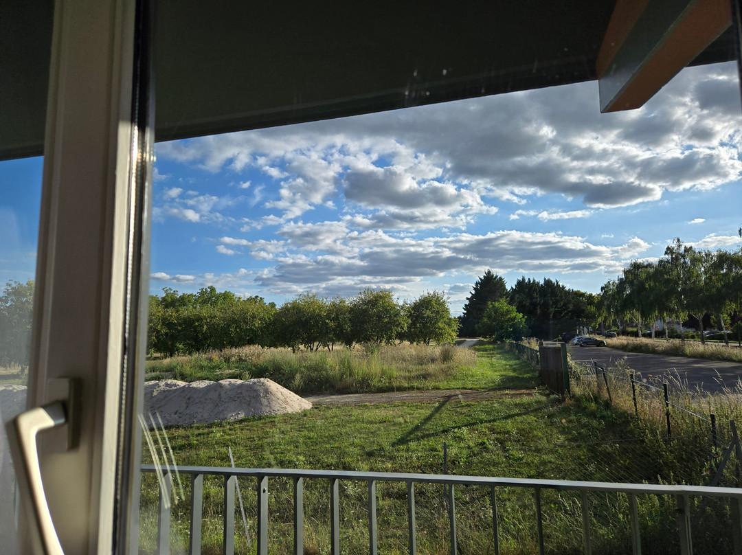 塞纳河畔维尔尼斯普瓦西钟楼酒店主图