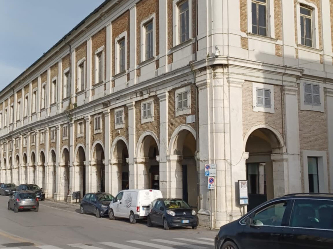 Portici Ercolani-塞尼加利亚必去景点