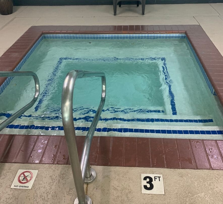 Evergreen Inn And Suites主图