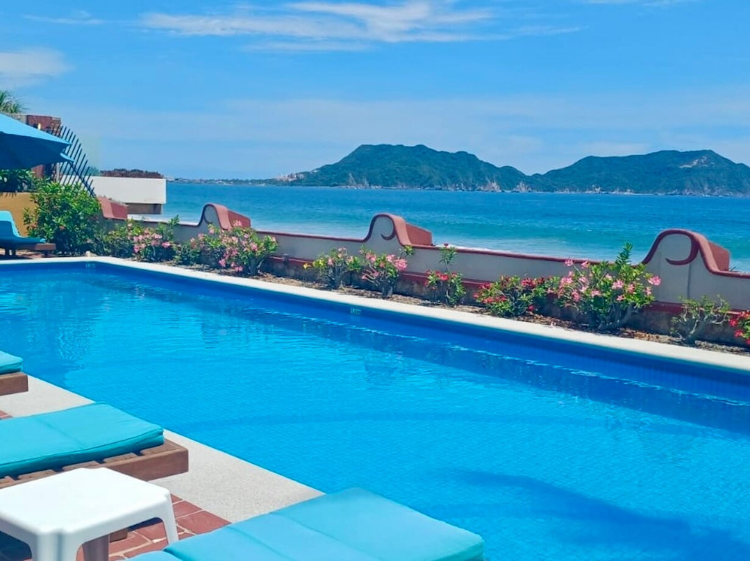 La Paloma Oceanfront Retreat主图