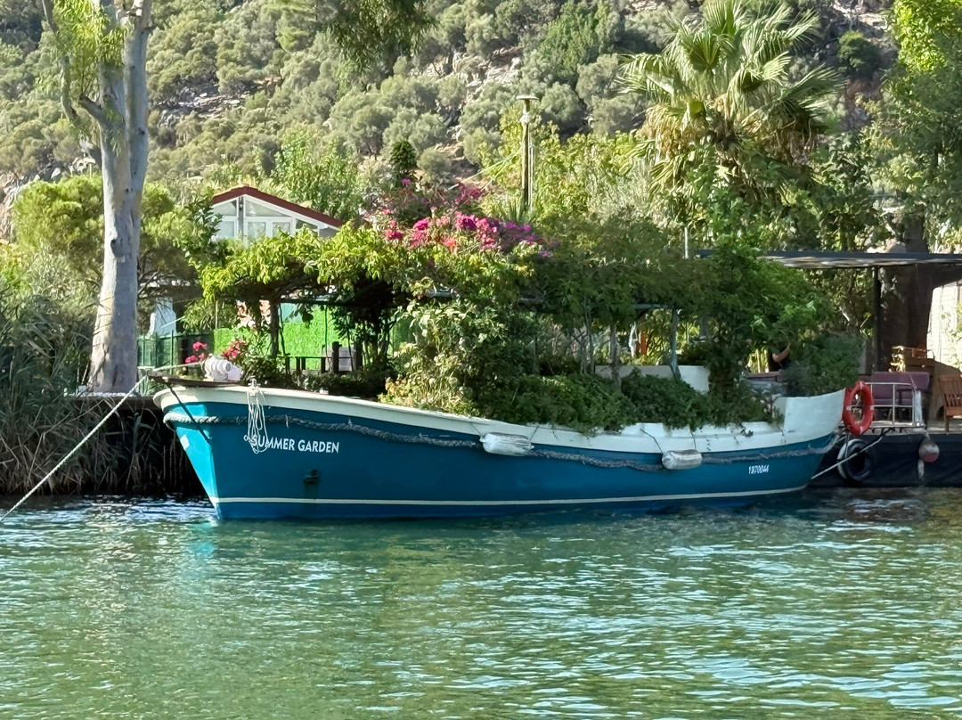 Navigare Yachting-马尔马里斯必去景点