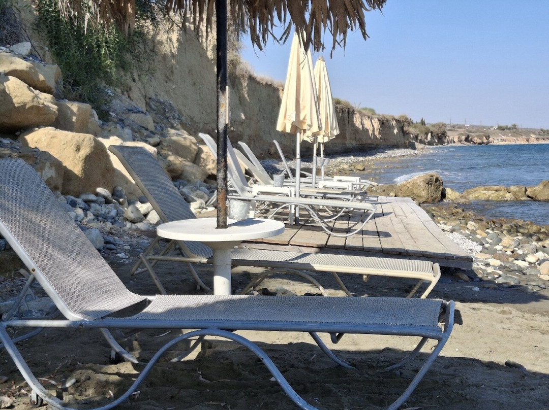 Akakia Beach Bar-Agios Theodoros必去景点