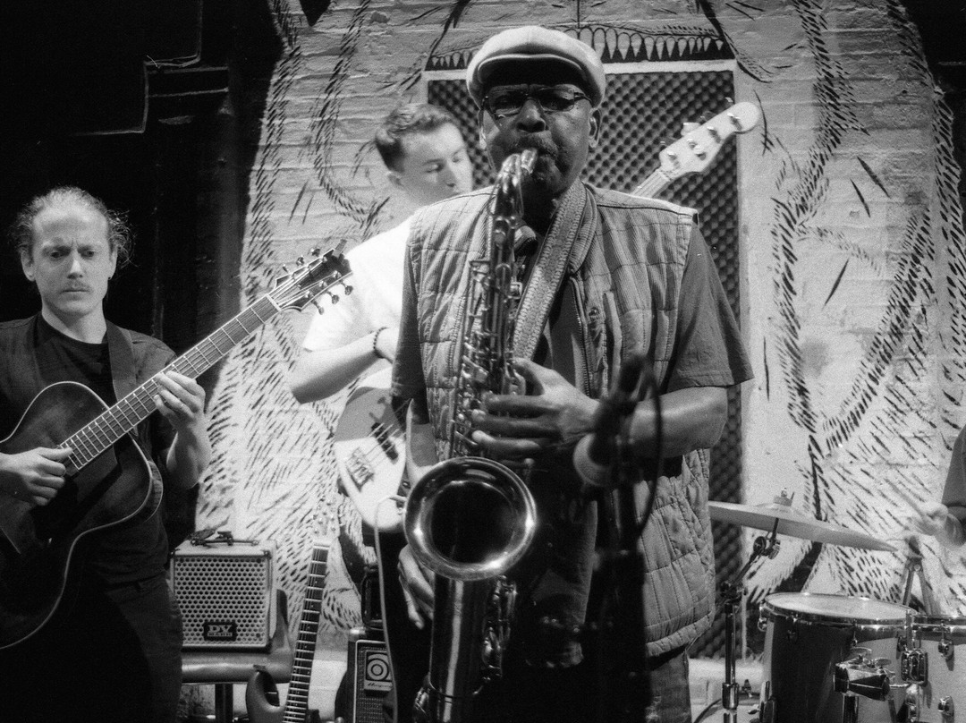 The Bear Club-卢顿必去景点