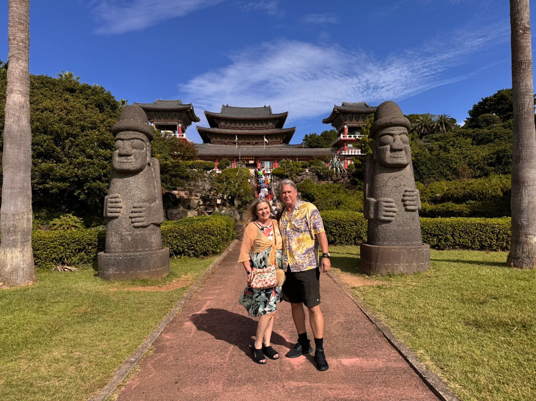 Yakcheonsa Temple-西归浦市必去景点