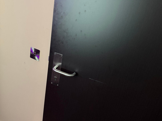 北卡迪夫普瑞米尔酒店主图