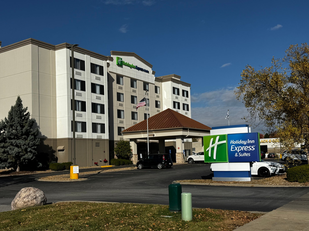 Holiday Inn Express & Suites Coralville by IHG主图