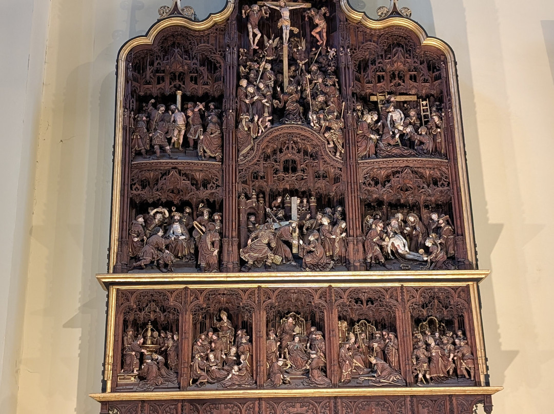 Collégiale Saint-Denis-列日必去景点