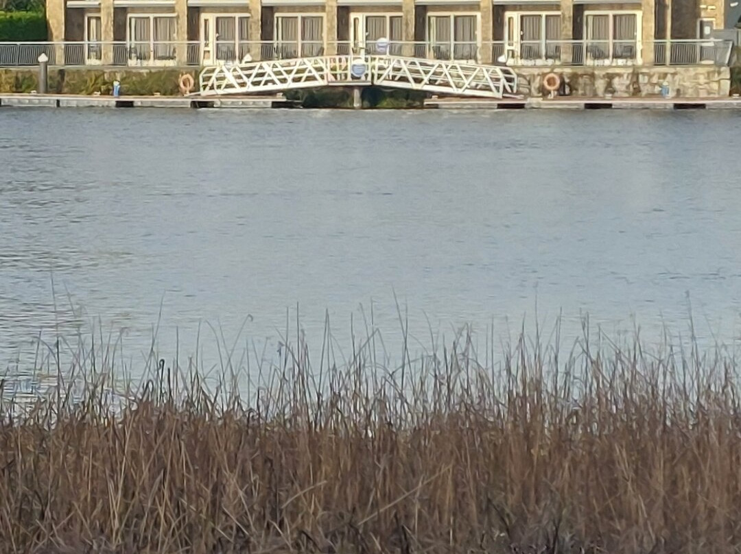 The Lakeside Hotel and Leisure Centre主图