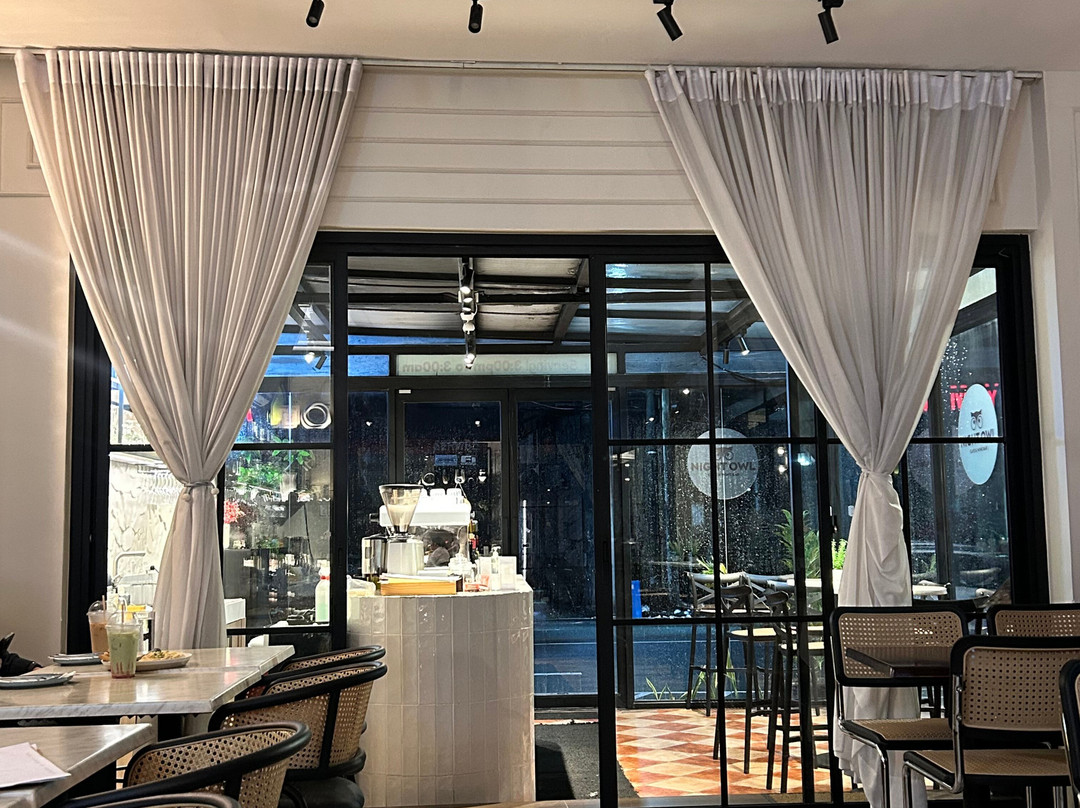 Night Owl Cafe & Wine Bar