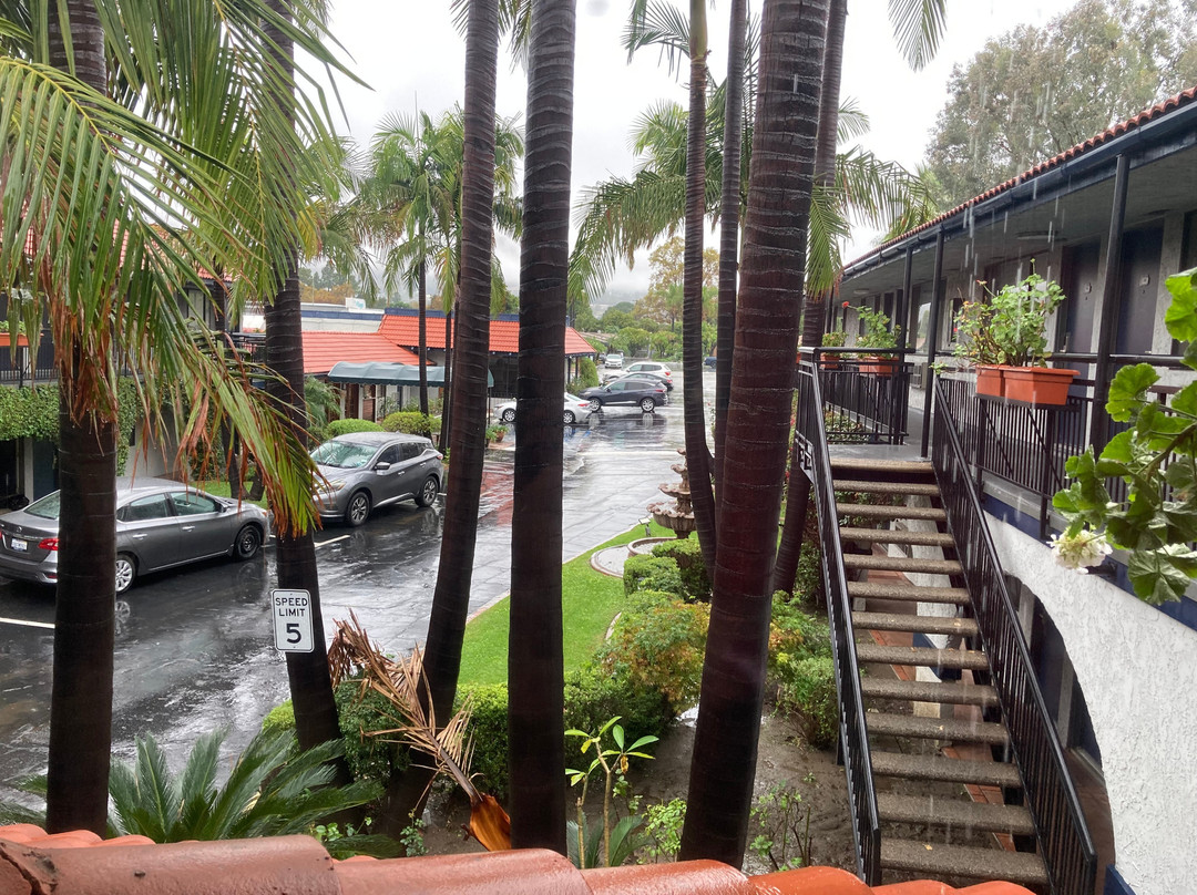 Garden Inn and Suites Glendora主图