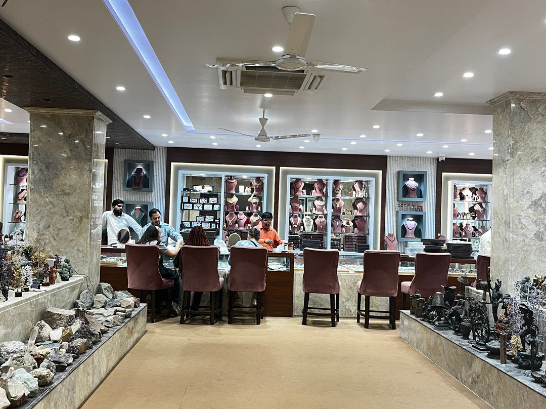 Molto Bello Gems Enterprises-斋蒲尔必去景点