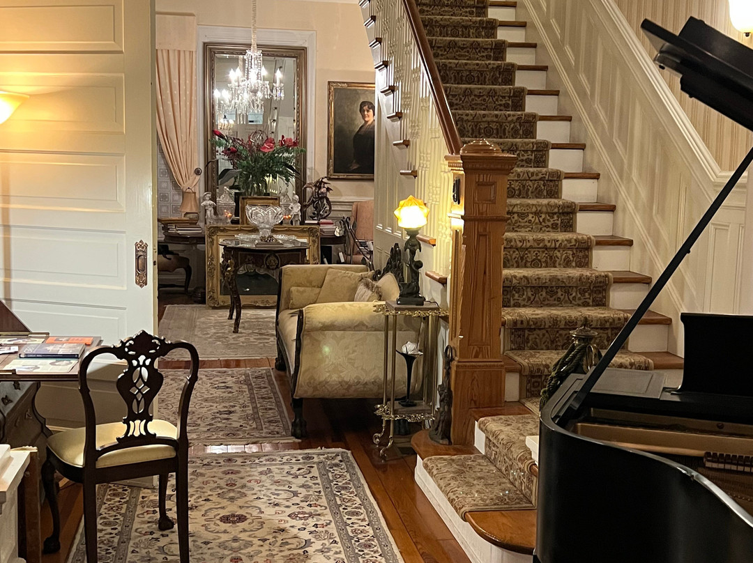 The Columns Bed And Breakfast Inn主图