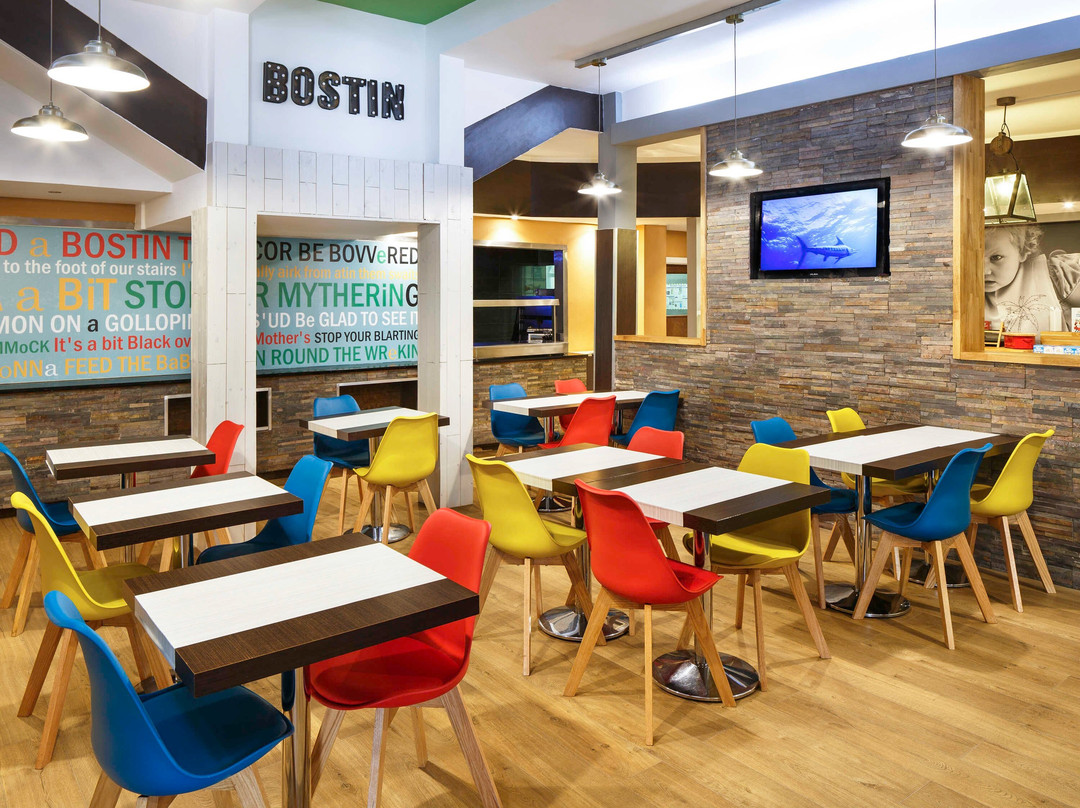 宜必思尚品伯明翰奥尔德伯里酒店主图