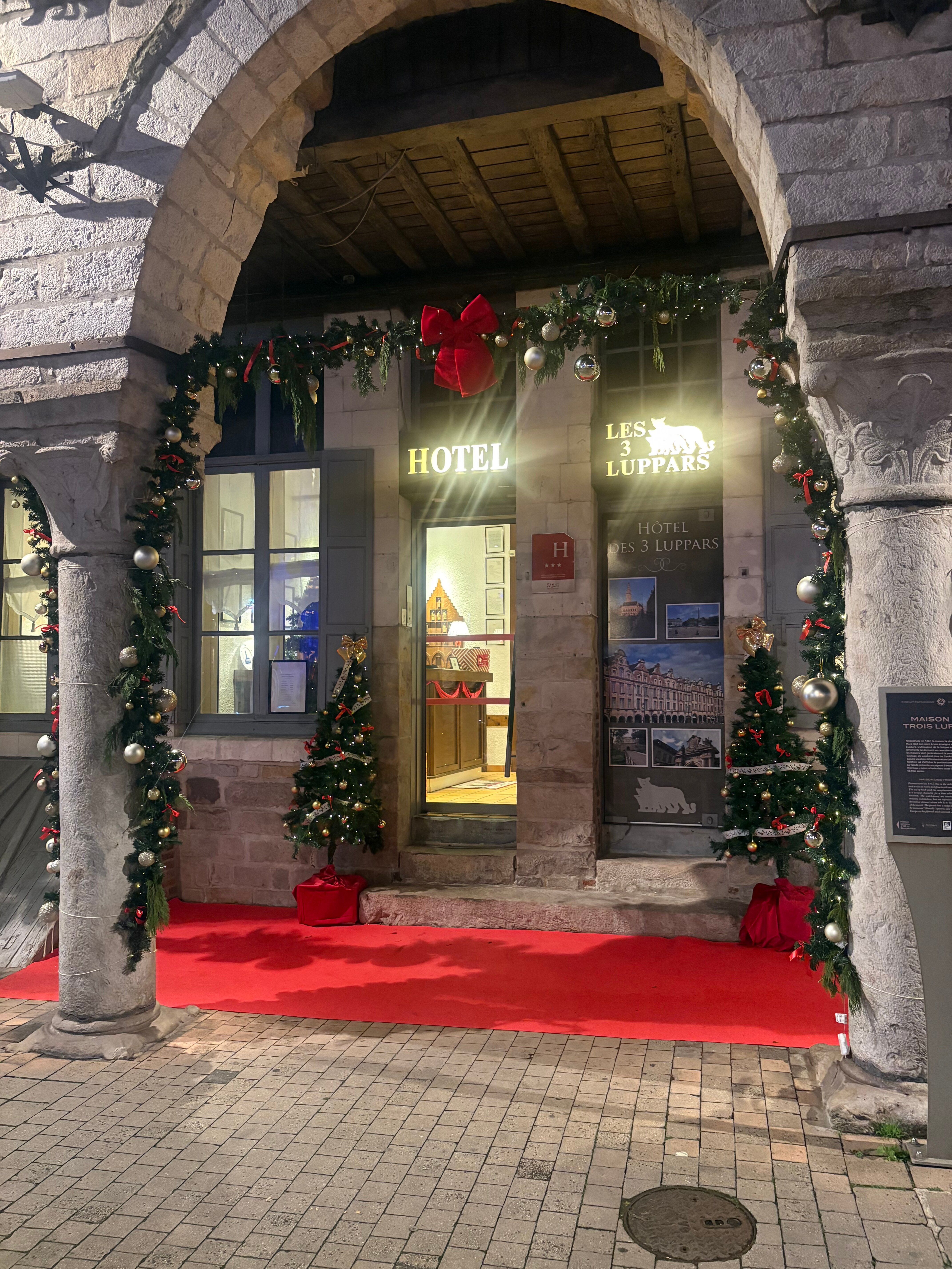 Hôtel Les Trois Luppars-官方