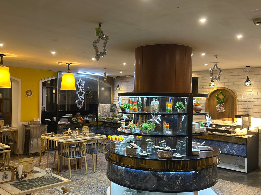 Southend by TGI主图