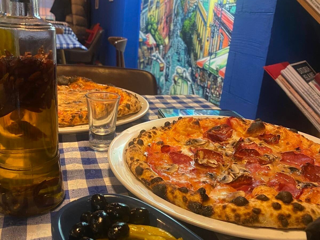 La Napoletana Pizzeria